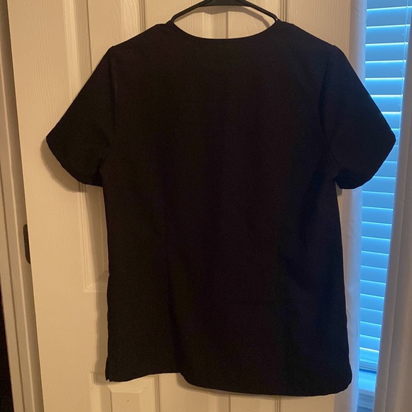 Figs scrub top - Picture 3 of 3